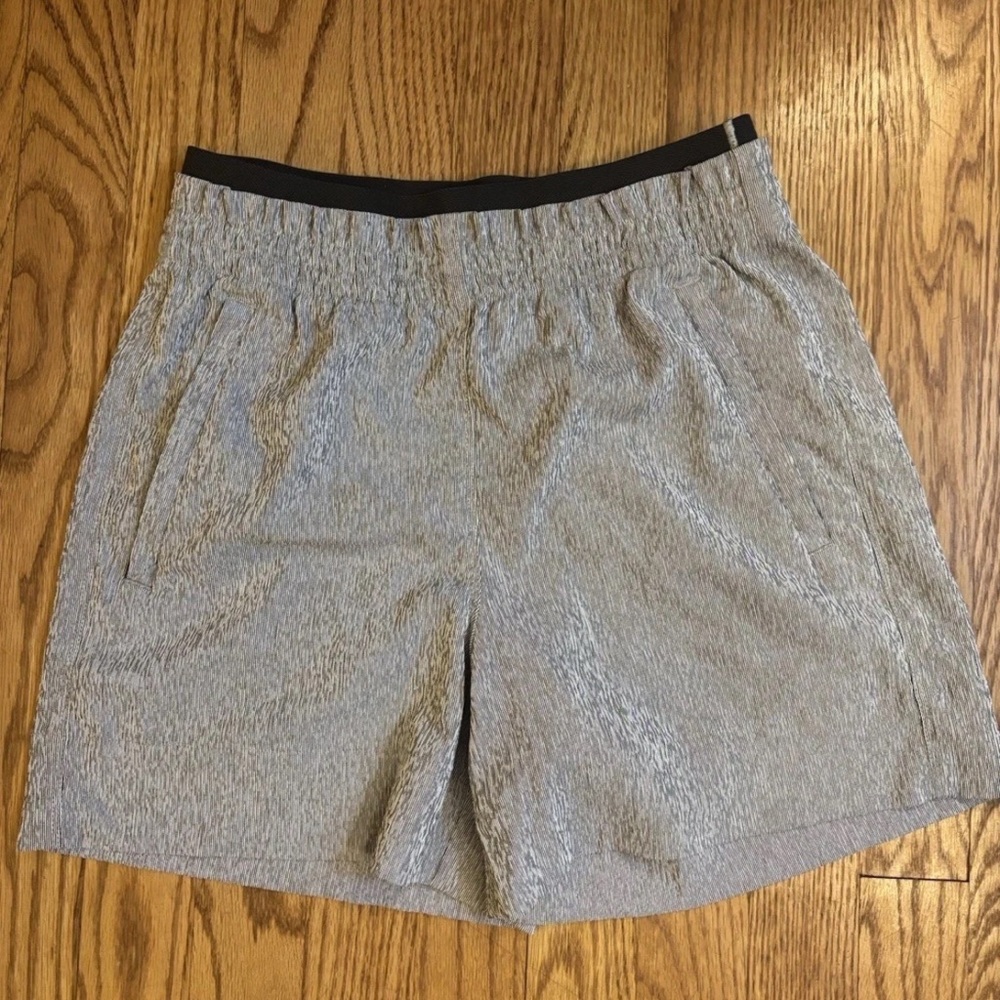 Athleta Silver Echo Shorts Women's Size 0 Casual Comfort Stretch